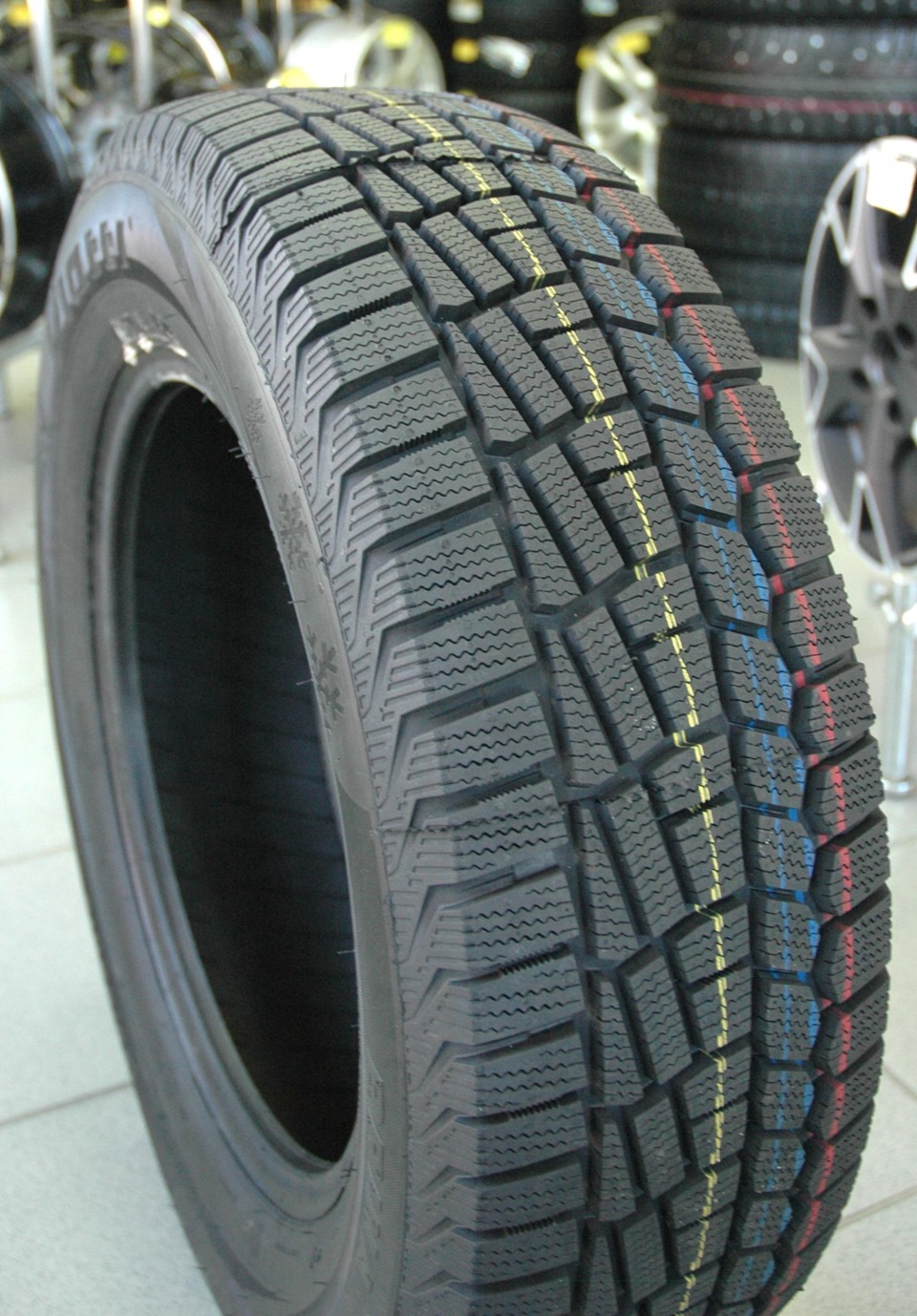 215/50R17 V-521 Brina 